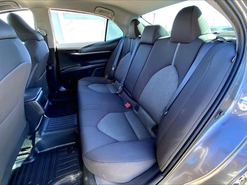 Used 2022 Toyota Camry LE image 19