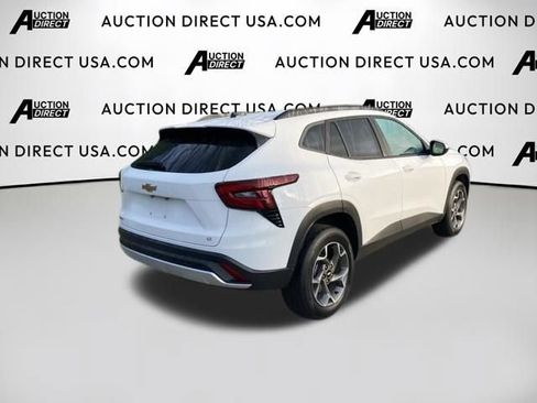 Used 2025 Chevrolet Trax LT w/ Driver Confidence Package FWD image 11