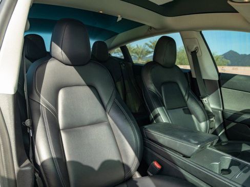 Used 2022 Tesla Model 3 image 20