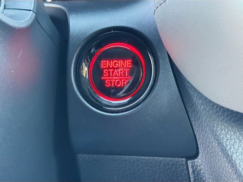 Used 2024 Honda HR-V LX image 31