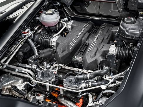 Used 2024 Lamborghini Revuelto image 53