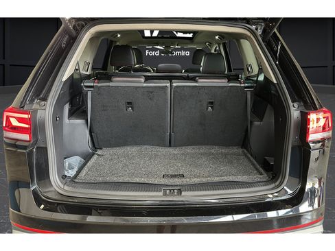 Used 2024 Volkswagen Atlas Peak Edition SE AWD/4WD image 26