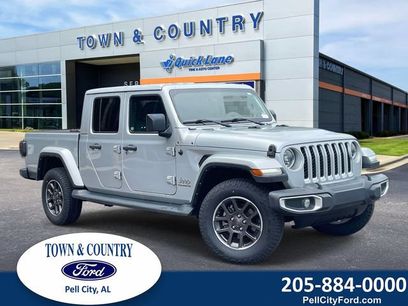 Used 2023 Jeep Gladiator Overland w/ LED Lighting Group