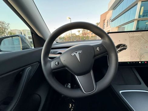 Used 2024 Tesla Model Y Long Range AWD/4WD image 26