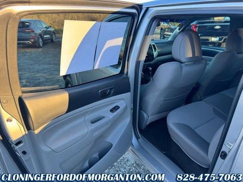 Used 2015 Toyota Tacoma PreRunner image 15