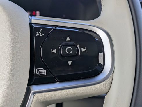 New 2026 Volvo XC90 B6 Ultra w/ Protection Package Premier image 37