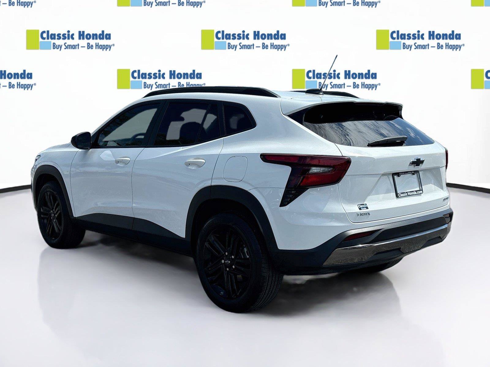 Used 2025 Chevrolet Trax ACTIV FWD image 5