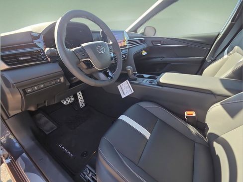 Used 2026 Toyota Camry SE w/ Convenience Package image 19
