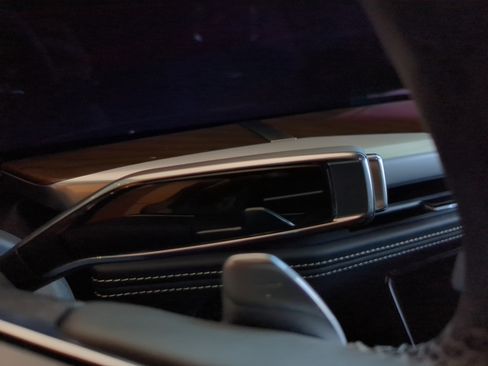 New 2025 Cadillac Escalade Sport Platinum w/ LPO, ONYX Package image 30