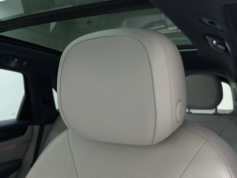 Used 2019 Porsche Cayenne AWD/4WD image 34
