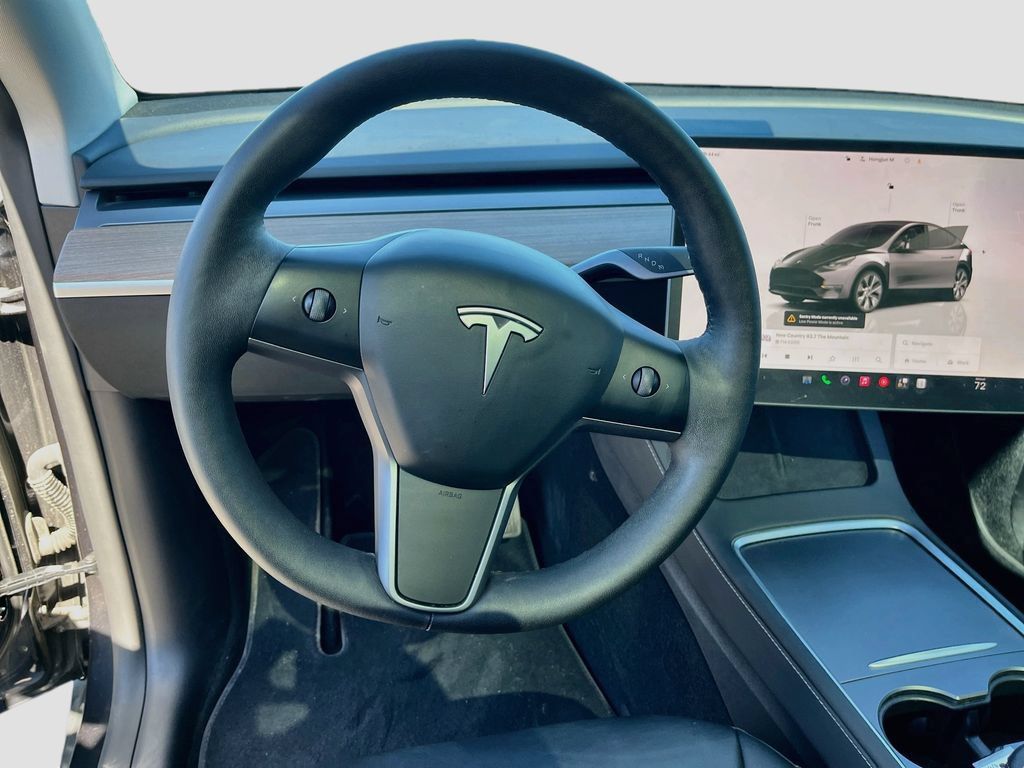 Used 2024 Tesla Model Y Long Range AWD/4WD image 10