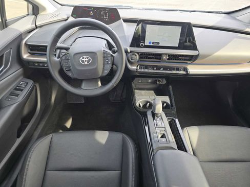 Used 2025 Toyota Prius XLE image 19