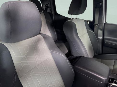 Used 2020 Toyota Tacoma SR5 image 36