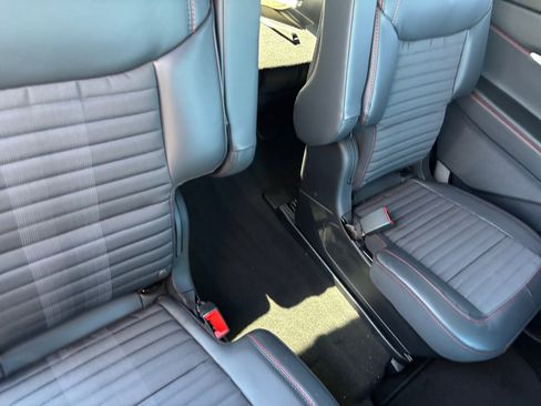 New 2026 Ford Explorer ST-Line w/ ST-Line Street Pack image 18