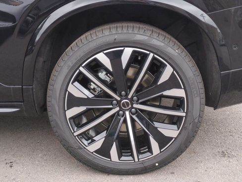 New 2026 Volvo XC90 B5 Plus w/ Protection Package image 16