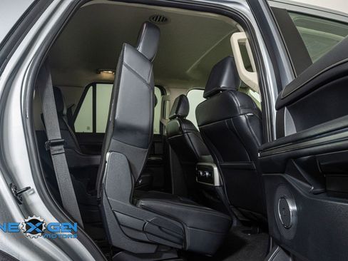 Used 2024 Ford Expedition XLT image 37