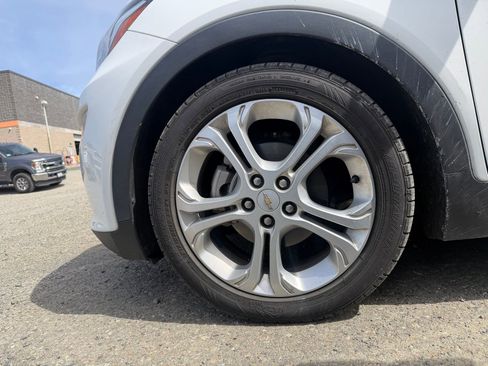 Used 2018 Chevrolet Bolt LT FWD image 9