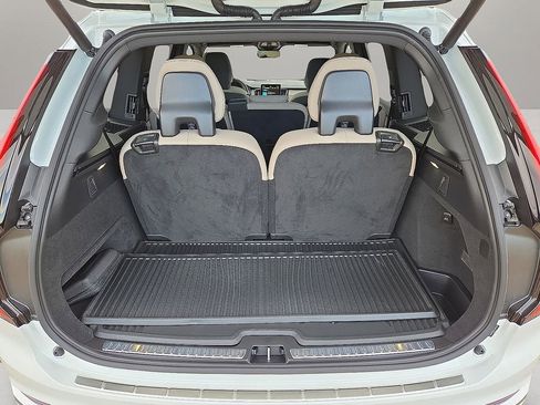 New 2026 Volvo XC90 B6 Plus w/ Protection Package Premier AWD/4WD image 13