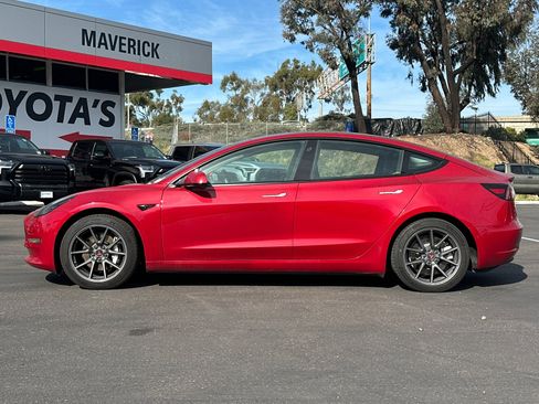 Used 2021 Tesla Model 3 Standard Range Plus image 2