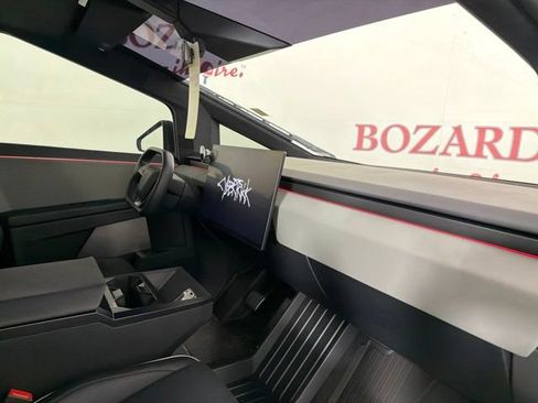 Used 2025 Tesla Cybertruck AWD Crew Cab image 17