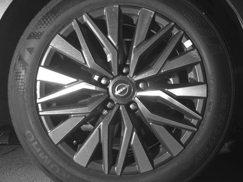 Used 2025 Nissan Altima 2.5 SV image 13