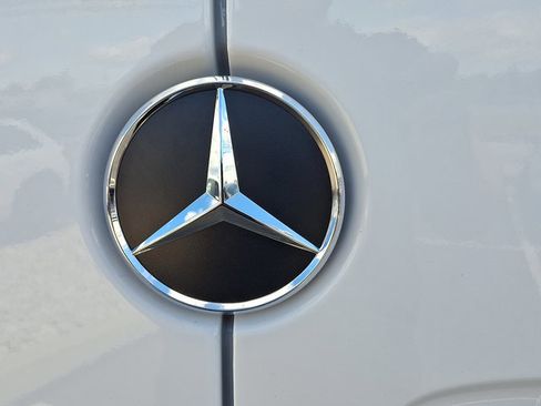 Used 2024 Mercedes-Benz Sprinter 2500 image 42