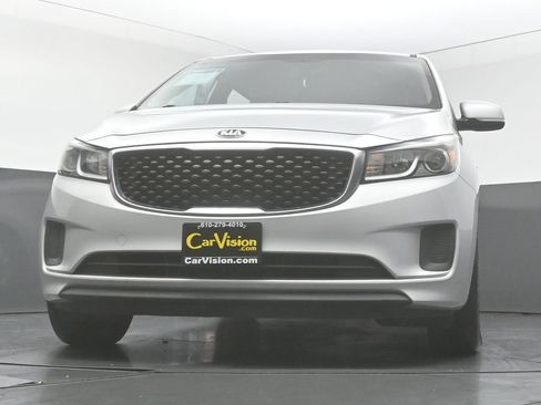 Used 2018 Kia Sedona L FWD image 46