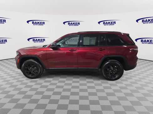 Used 2024 Jeep Grand Cherokee Altitude image 8