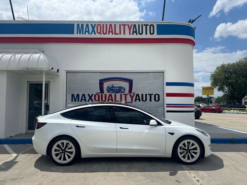 Used 2023 Tesla Model 3 Standard Range image 24
