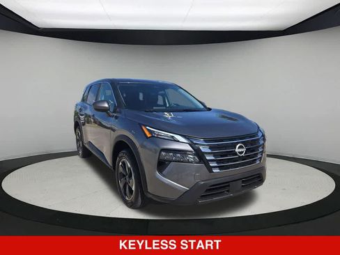 Used 2025 Nissan Rogue SV AWD/4WD image 9