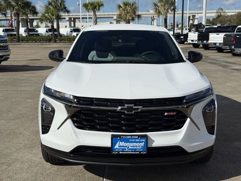 New 2026 Chevrolet Trax RS w/ Driver Confidence Package image 3