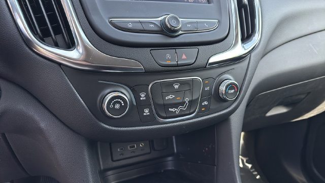 Used 2024 Chevrolet Equinox LT FWD image 30