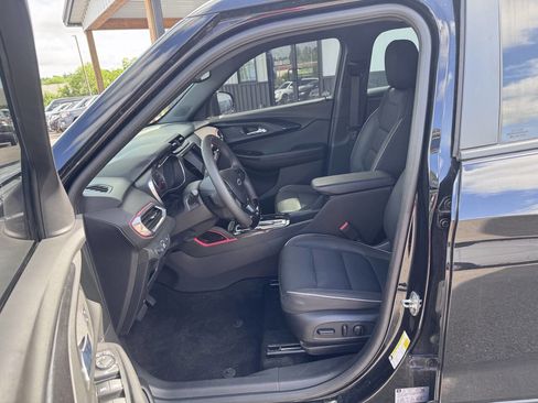 Used 2022 Chevrolet TrailBlazer RS w/ Sun and Liftgate Package FWD image 11