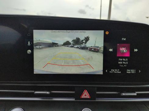 Used 2025 Hyundai Elantra SEL FWD image 18