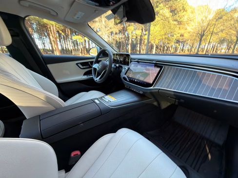 Used 2026 Mercedes-Benz E 350 4MATIC Sedan image 19