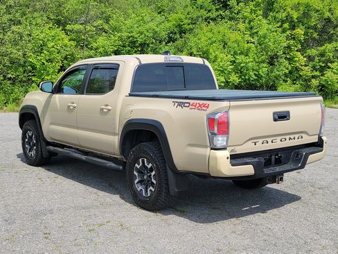 Used 2020 Toyota Tacoma TRD Off-Road w/ Technology Package AWD/4WD image 7