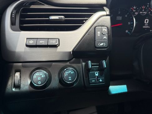 Used 2019 GMC Yukon SLT w/ Graphite Performance Edition AWD/4WD image 30