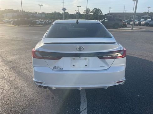 Used 2025 Toyota Camry XSE FWD image 5