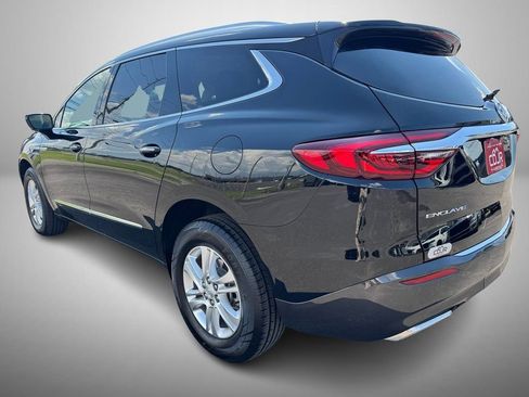 Used 2021 Buick Enclave Essence image 4