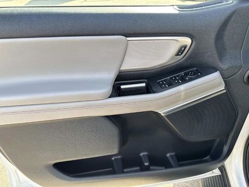 Certified 2025 Ford Expedition Active image 19