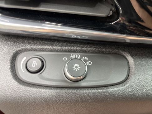 Used 2024 Buick Envista Sport Touring image 25