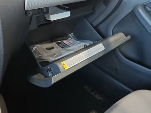 Used 2017 Volkswagen Jetta S image 28