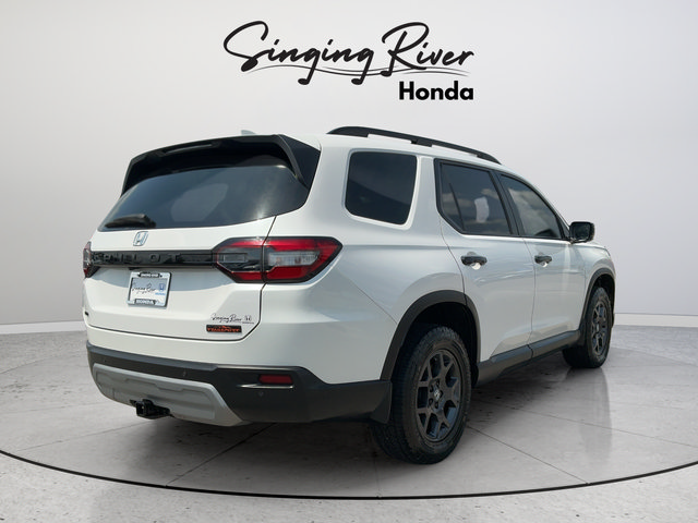 Used 2025 Honda Pilot TrailSport image 7