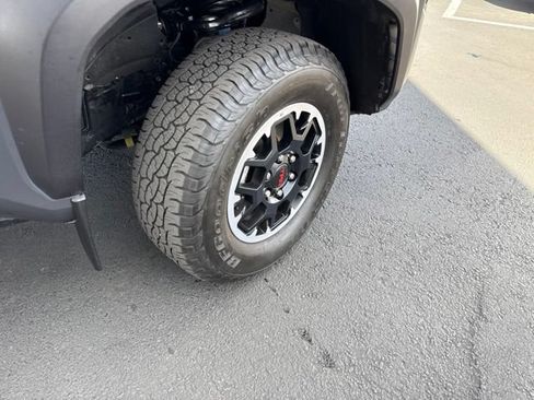 Used 2024 Toyota Tacoma TRD Off-Road w/ TRD Off Road Premium Package AWD/4WD image 11