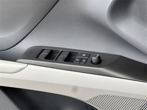 Certified 2022 Toyota Camry LE image 22