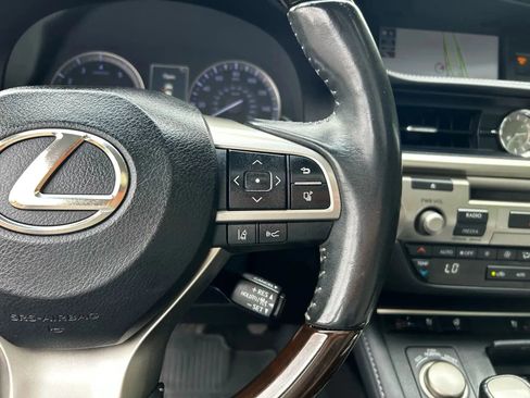 Used 2018 Lexus ES 350 w/ Navigation System Package image 15