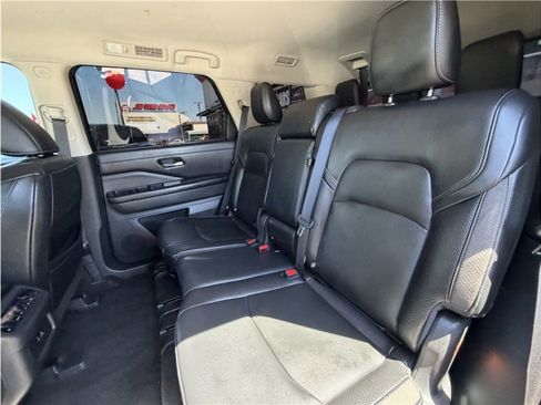 Used 2022 Nissan Pathfinder SL FWD image 22