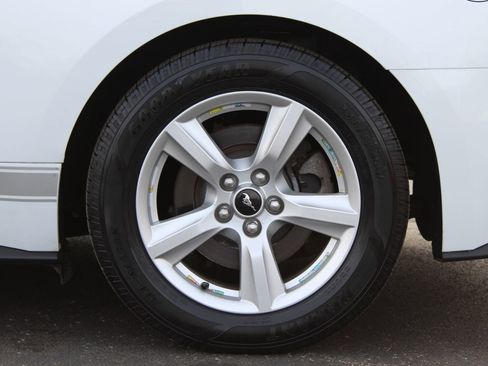 Used 2018 Ford Mustang EcoBoost image 22