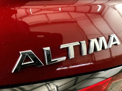 Used 2021 Nissan Altima 2.5 SV w/ SV Premium Package image 13