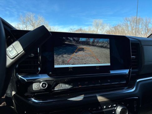 Used 2025 Chevrolet Silverado 1500 LT image 28